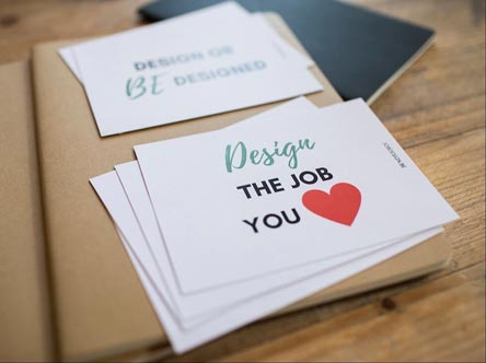 Kaartje met opschrift 'Design the job you love' van Job Design